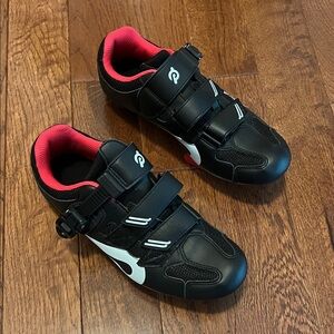 Peloton Black and Red Cycling Shoes, size 39 (women’s 8) Like New!